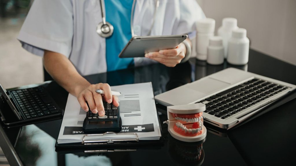 How much does an emergency dentist cost without insurance How much does an emergency dentist cost without insurance
