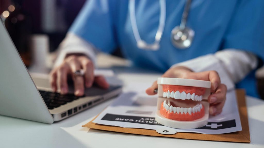 How to reduce the cost of emergency dental care How to reduce the cost of emergency dental care