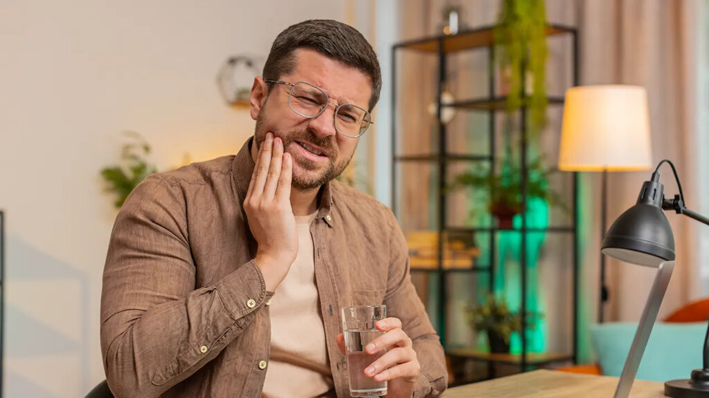 What dental issues commonly start without pain?